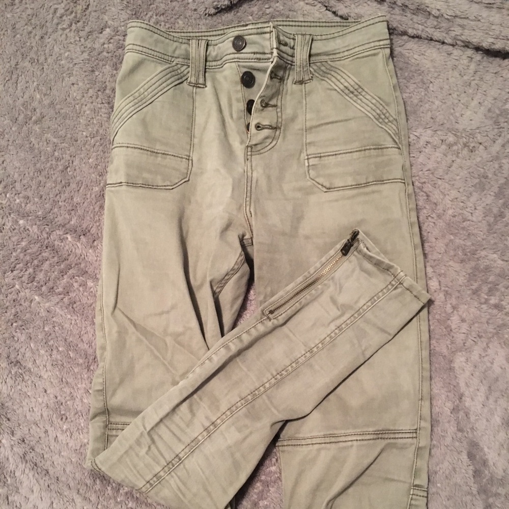 Abercrombie & Fitch Army green pants